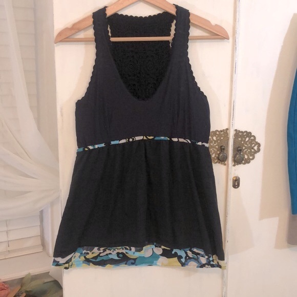 Crocheted Racerback Paisley Print Tank - Picture 9 of 12